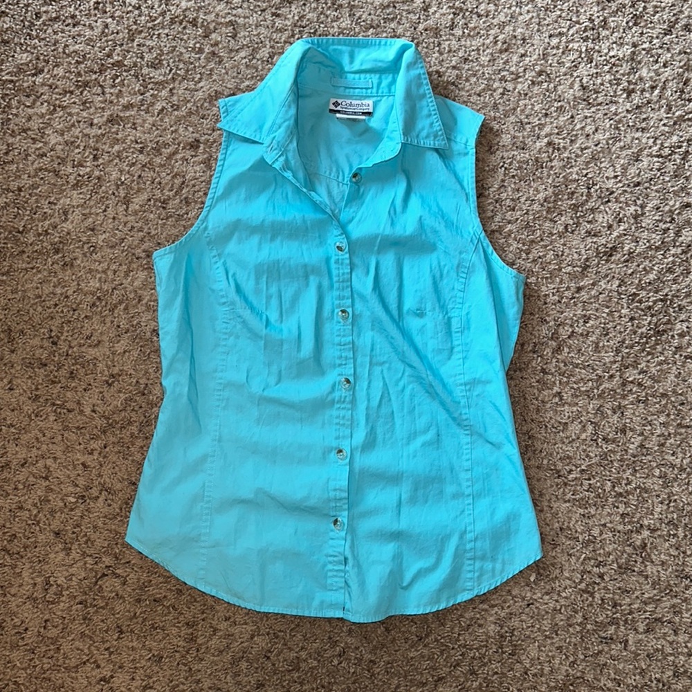 Women’s Columbia button down tank